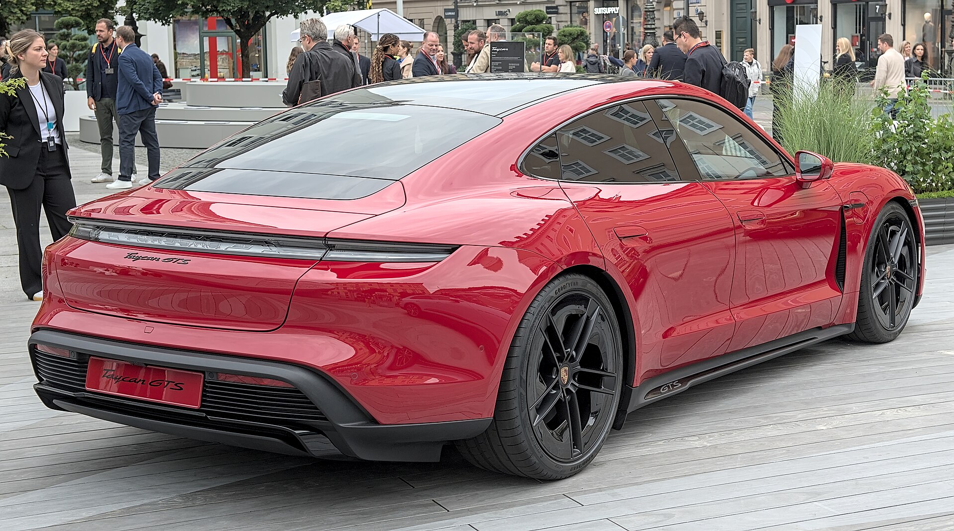 Porsche Taycan 4
