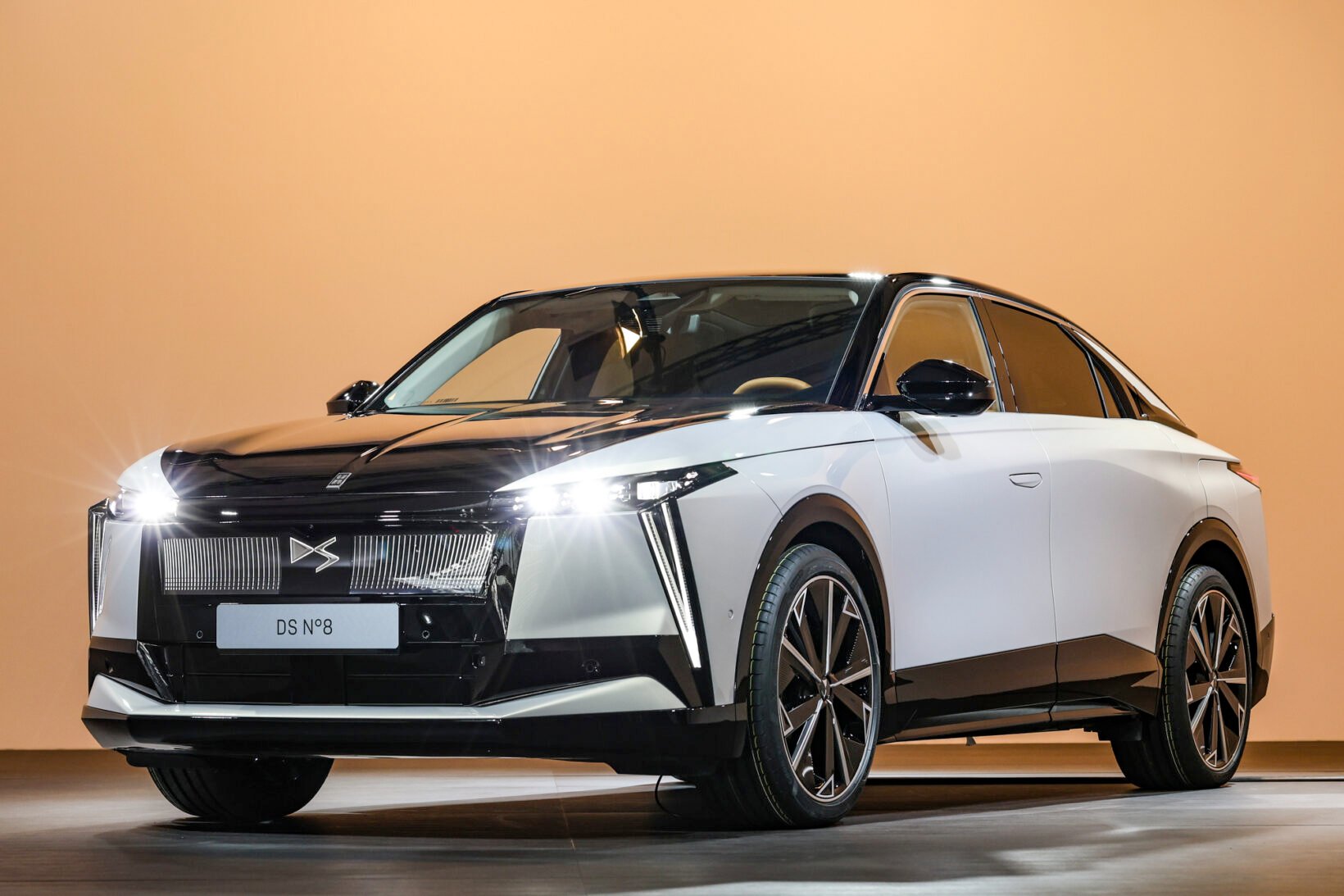 DS Automobiles DS N°8