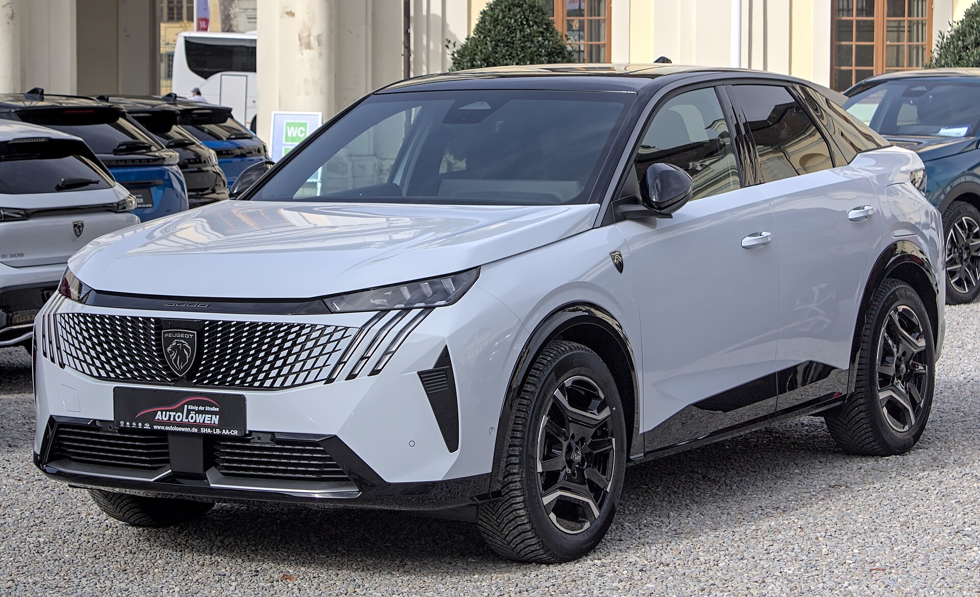 Peugeot e-3008