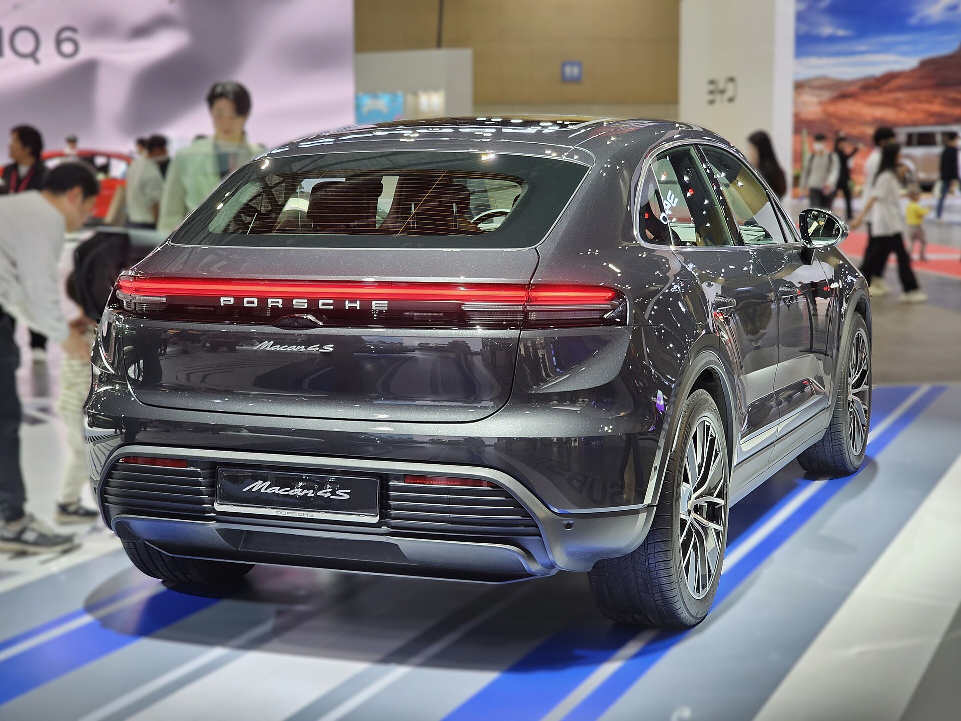 Porsche Macan 4S Electric